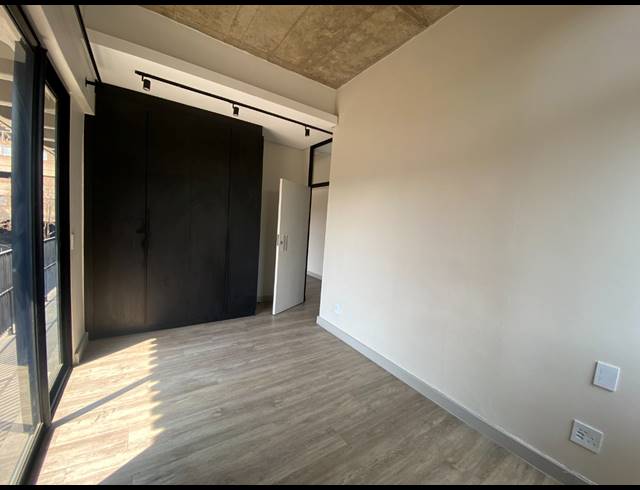 1 BEDROOM APARTMENT FOR SALE IN SANDTON CENTRAL